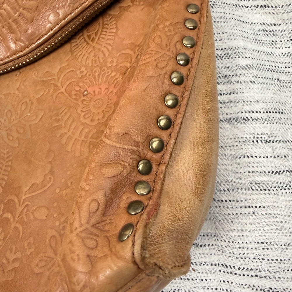 The Sak Silverlake Tan Leather Embossed Foldover Crossbody Bag Boho Western - Picture 3 of 14